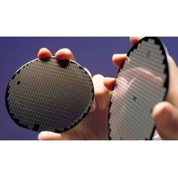 【新闻】全球晶圆代工恐衰退 3%，10 年来首见！